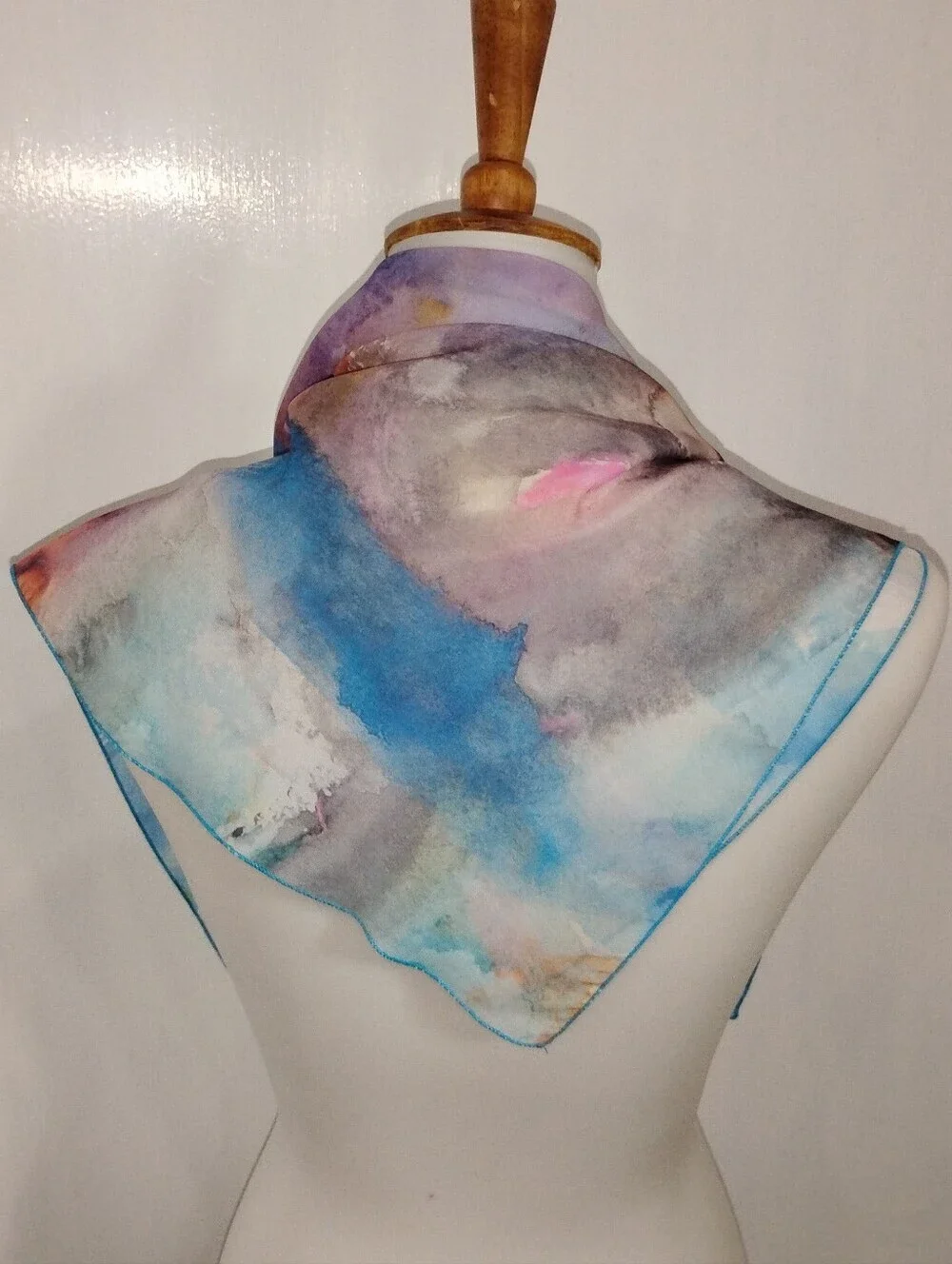 MOODY PASTEL SCARF
